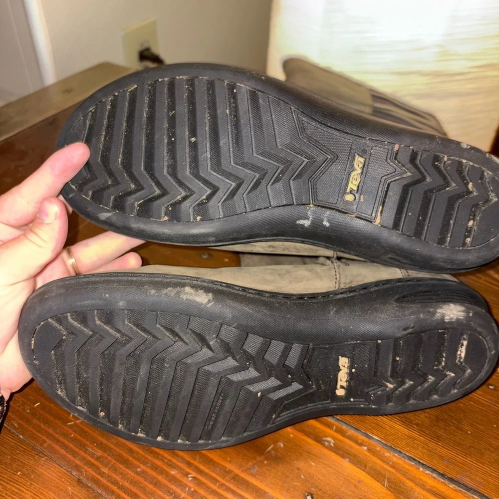 Womens Teva Boots - Picture 4 of 5